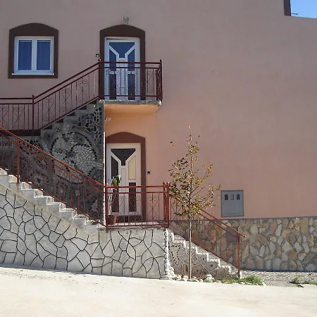 Katarina And Bed & Breakfast Sibinj Krmpotski